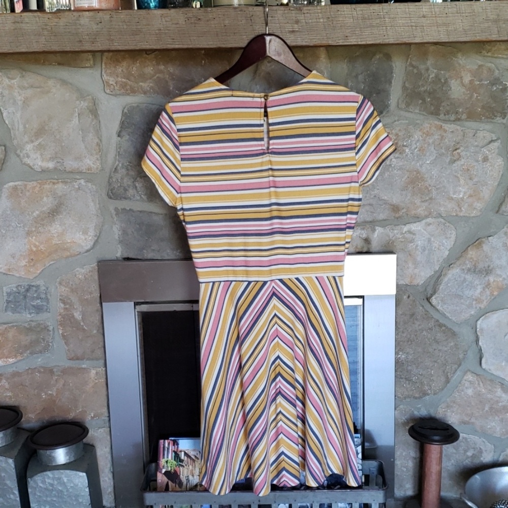 Dress - Picture 4 of 4